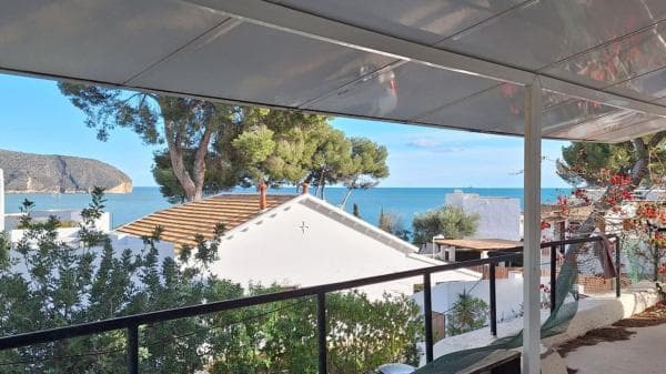 Chalet independiente en venta en Pinar de Advocat-Cometa, Moraira
thumbnail 1