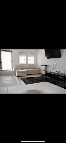 Chalet adosado en calle nardos, 21 thumbnail 1
