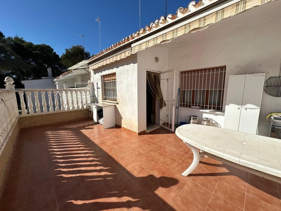 Venta de chalet adosado en Calle Rube Darío Cmor, 7 , Orihuela photo 2