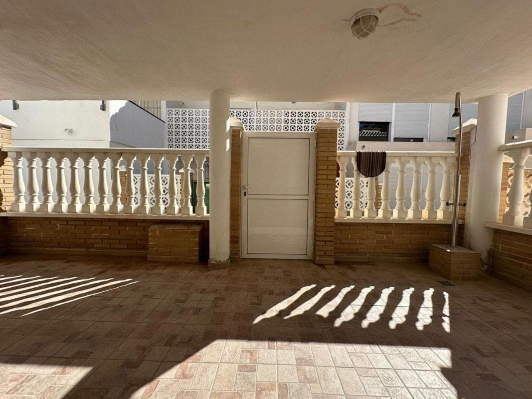 Venta de chalet adosado en Calle Rube Darío Cmor, 7 , Orihuela photo 3