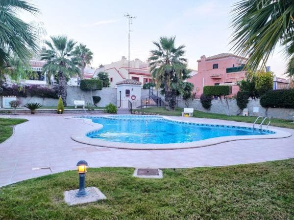 Casa independiente en calle los Marines, 26 photo 1