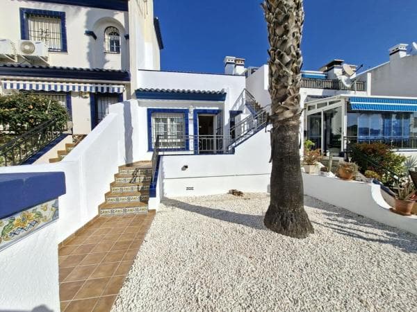 Chalet adosado en calle Canal de La Mancha s/n thumbnail 2