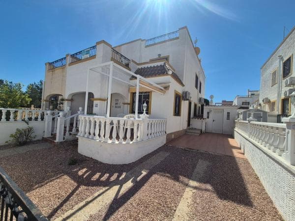Chalet pareado en calle Lagunas de Ruidera, 588 photo 1