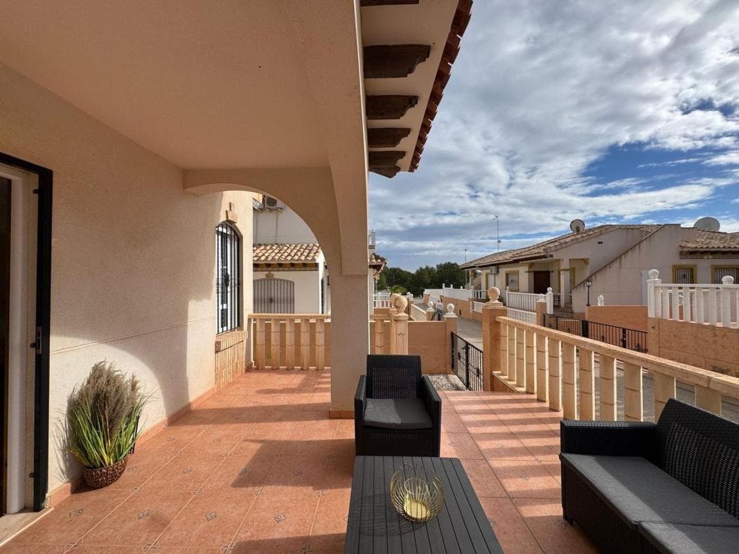 Venta de chalet adosado en Calle Cabo Formentor, 6 , Orihuela photo 4