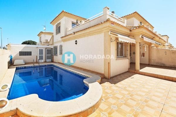 Chalet pareado en calle Río Nacimiento s/n thumbnail 2