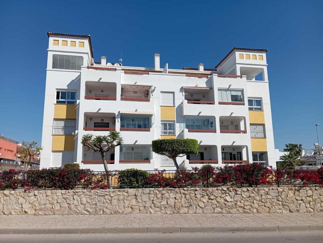 Sale of apartment in Barrio Villamartín, Orihuela
photo 2