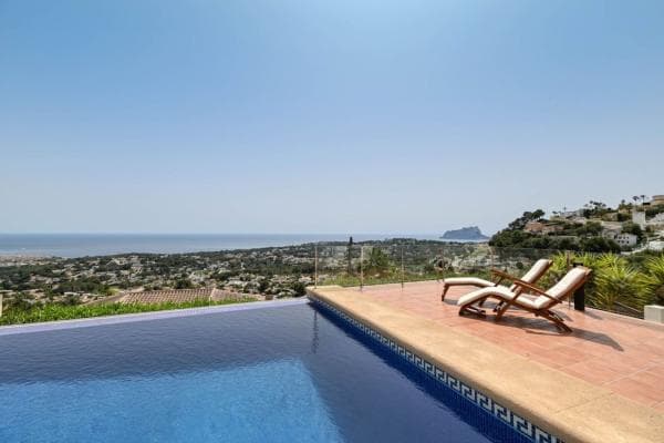 Chalet independiente en venta en Benimeit-Tabaira, Moraira
photo 1