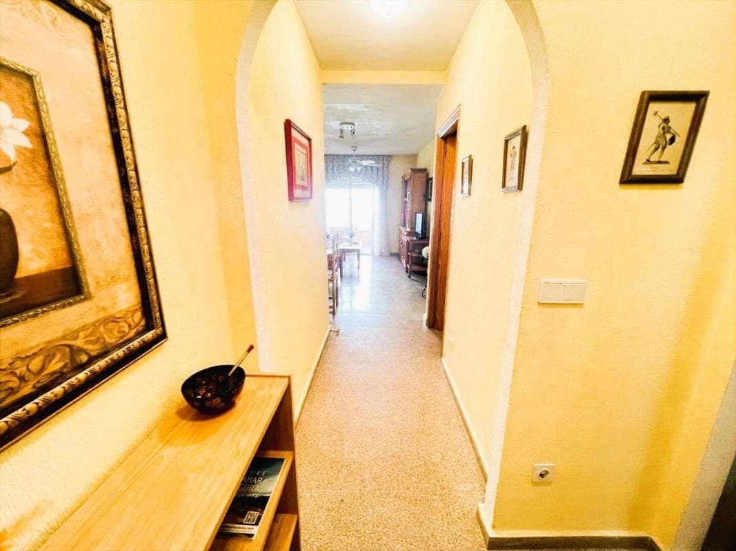 Sale of apartment in Calle la Pau, Guardamar del Segura
photo 3