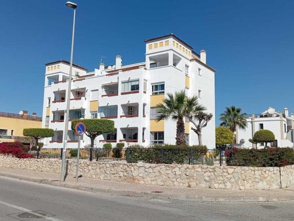 Sale of flat in Calle Gibraltar, 1, Orihuela
thumbnail 2