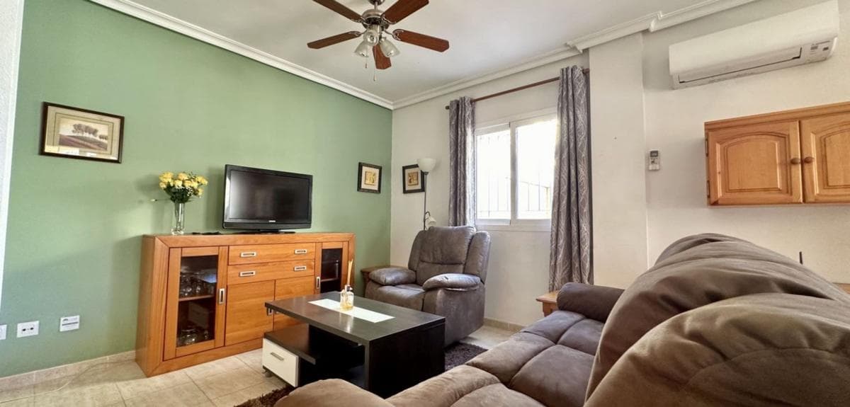 Venta de piso en Calle Pino Piñonero, 35, Orihuela
photo 3