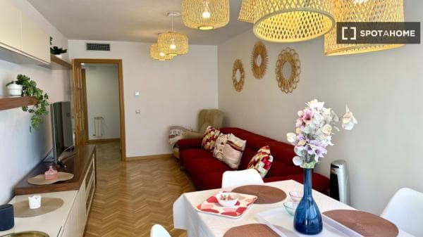 Piso en alquiler en C. Periana , Madrid thumbnail 1