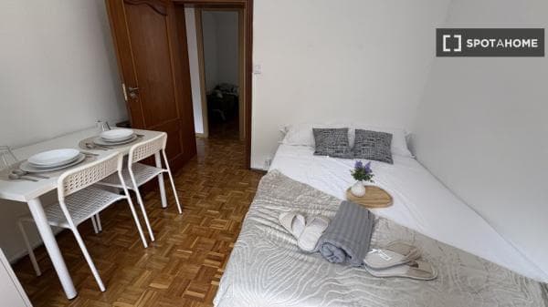 Habitación en piso compartido, Casa de Campo, Madrid thumbnail 1