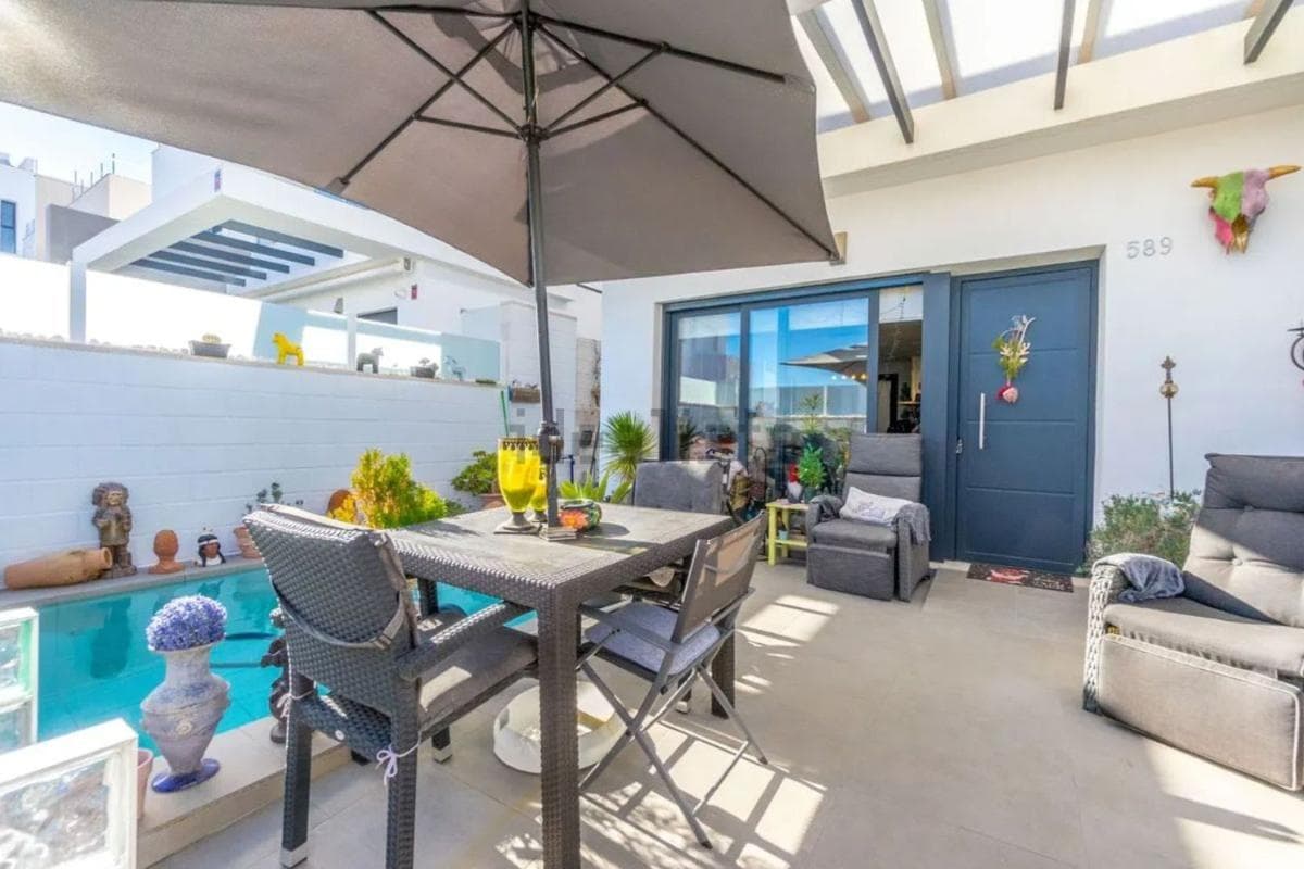 Venta de chalet adosado en Barrio Villamartín , Orihuela photo 3