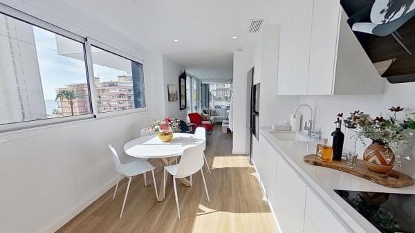 Venta de piso en Avenida del Mediterráneo, Benidorm
thumbnail 2