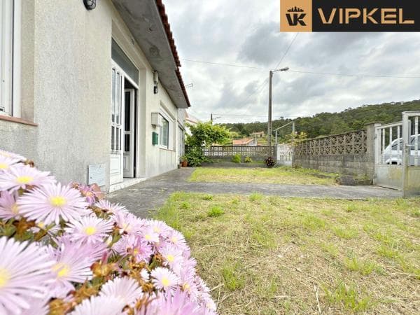 Casa independiente en Av Isidro Parga Pondal thumbnail 1
