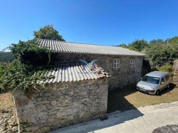 Rustic farm for sale in Cee , Cee photo 4