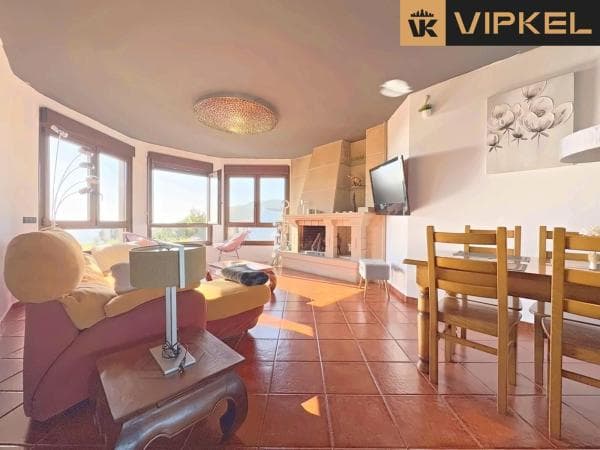 Casa independiente en calle Mar de Fora thumbnail 2