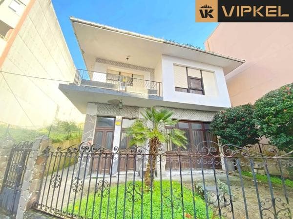 Casa independiente en avenida Jesús García Naveira photo 1