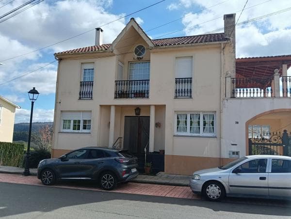 Casa independiente en Frais photo 2