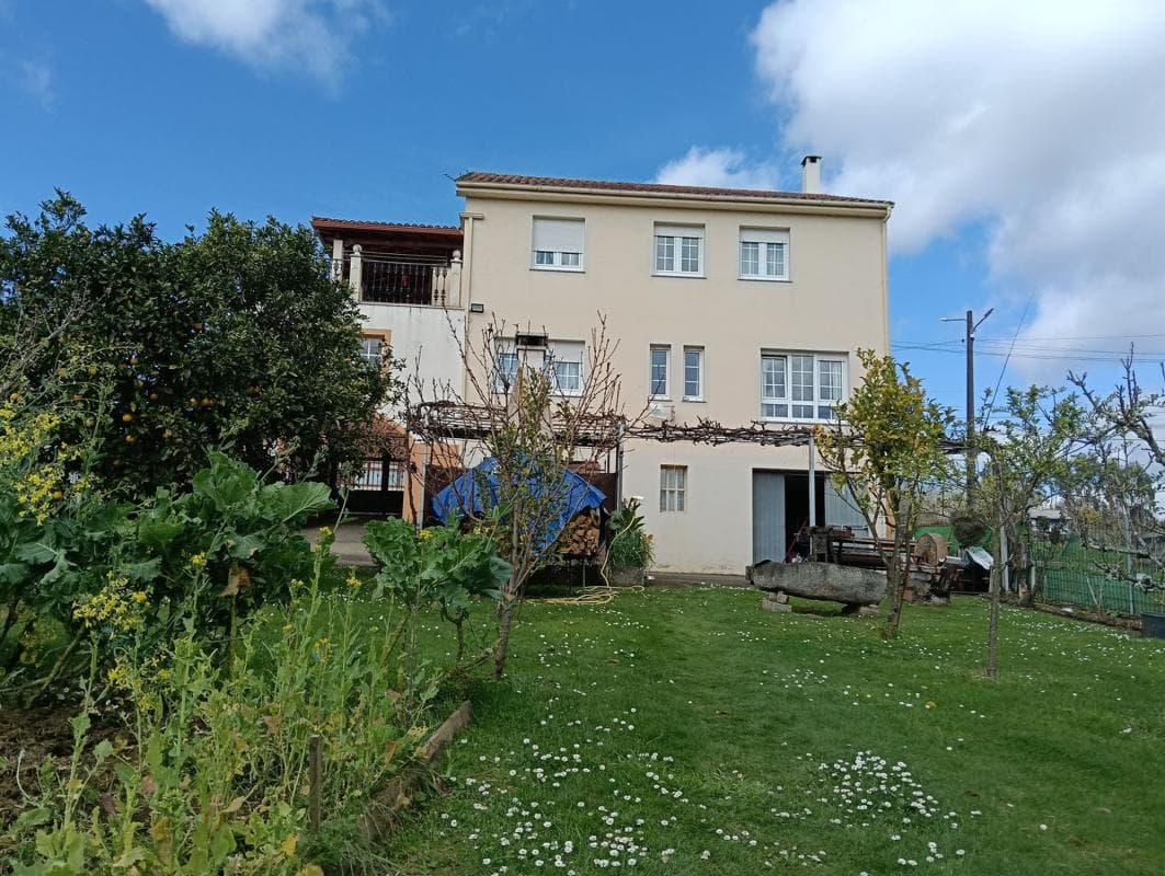Sale of independent chalet in Frais, Oza-Cesuras
photo 5
