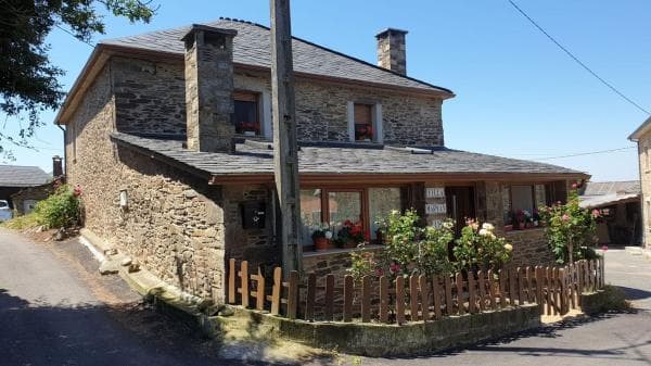 Casa independiente en o Carballal thumbnail 1