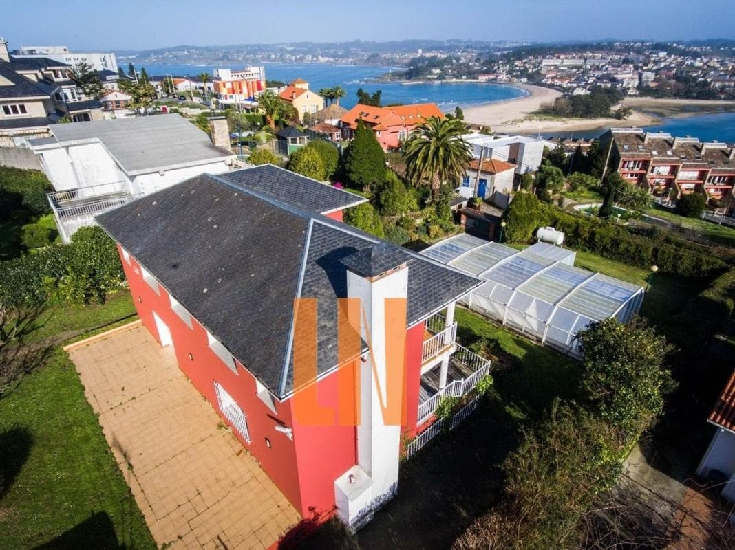 Продажа отдельного шале в Calle Castaño de Eirís, А Coruña photo 3
