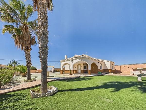 Chalet independiente en venta en Albatera, Albatera
thumbnail 1