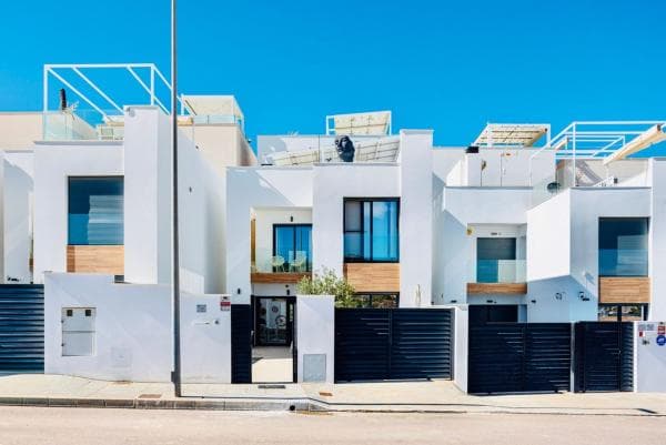 Chalet pareado en calle Infanta Cristina photo 1