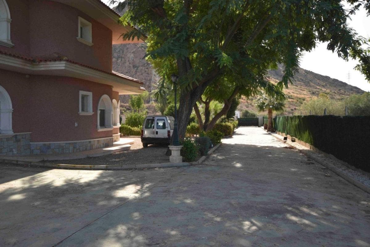 Property photo 4