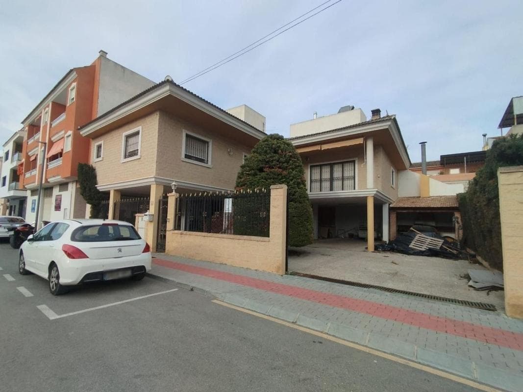 Propiedades en venta y alquiler en España photo 2