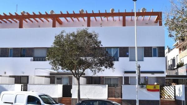 Chalet adosado photo 1
