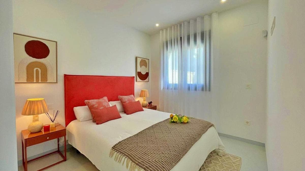 Venta de chalet adosado en Calle Melocotonero, 802 , Orihuela photo 4