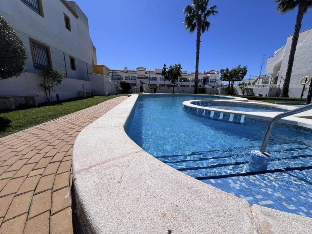 Venta de piso en Calle Ciruelo, Orihuela
photo 2