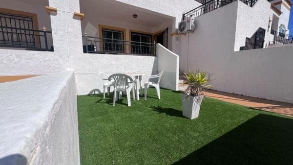 Sale of flat in Calle Albaricoquero, Orihuela
photo 1