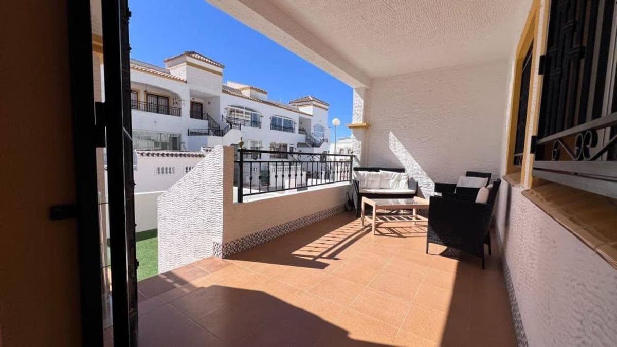 Venta de piso en Calle Albaricoquero, Orihuela
photo 2