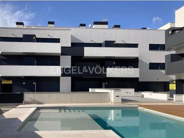 Venta de piso en Calle Doctor Fleming, 7, Cubelles
photo 1