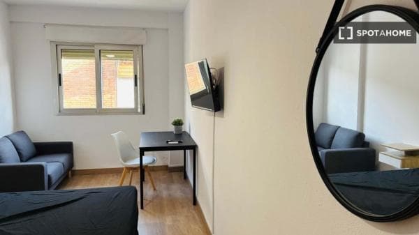 Habitación en Calle Hornillo de Cartuja, Granada thumbnail 1