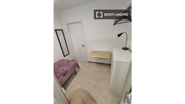 Habitación en piso compartido en alquiler, Centro-Sagrario, Granada thumbnail 1