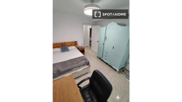 Habitación en piso compartido en alquiler, Centro-Sagrario, Granada thumbnail 1