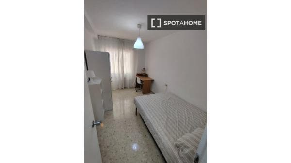 Habitación en piso compartido en alquiler, Centro-Sagrario, Granada photo 1