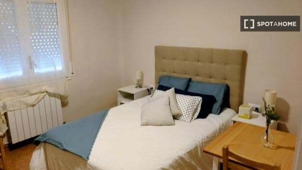 Habitación en piso compartido en sant cugat del vallès thumbnail 1