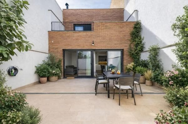 Chalet adosado en calle del Comte Borrell, 36 photo 1