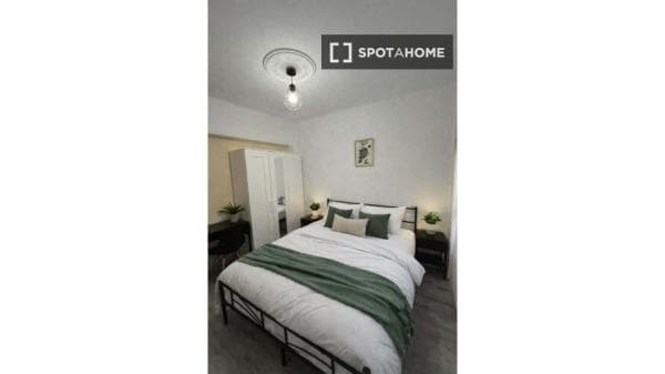Habitación en la calle Trébol, Salamanca, de 80 m² con 4 dormitorios. photo 1
