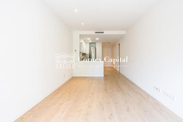 Venta de piso en Calle Bac de Roda, 81, Barcelona
thumbnail 1