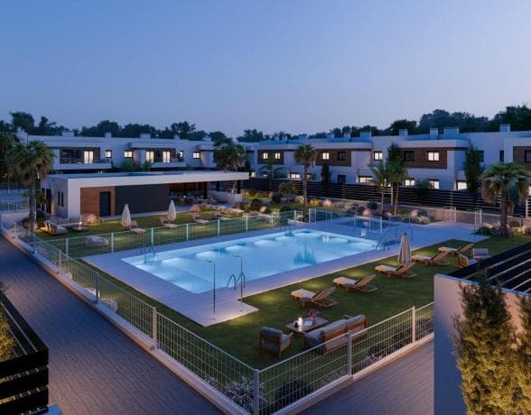 Chalet adosado en calle Jose Mejias Salguero s/n thumbnail 1
