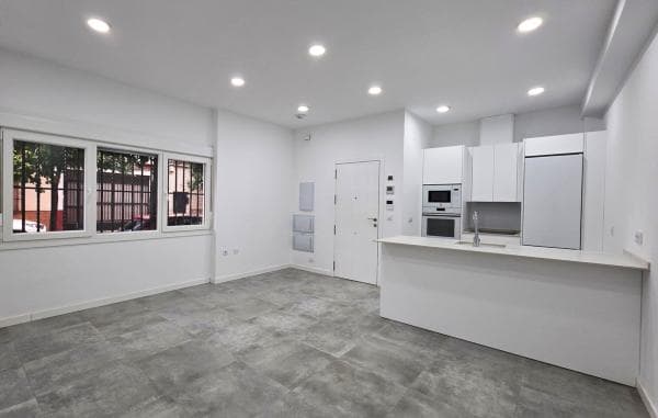 Venta de piso en Calle Melchor Gallegos, 1, Sevilla
thumbnail 1
