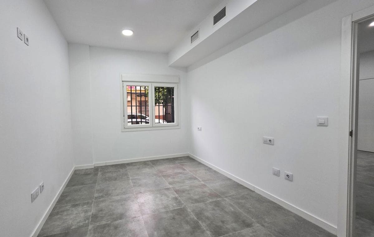 Продажа квартиры на Calle Melchor Gallegos, 1, Севилья
photo 4