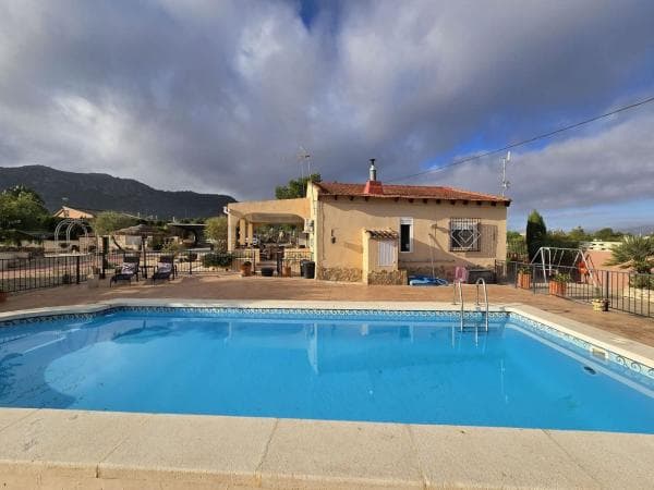 Chalet independiente en venta en Sax, Sax
photo 1
