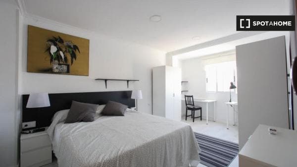 Habitación en piso compartido, Aiora, Valencia. photo 1