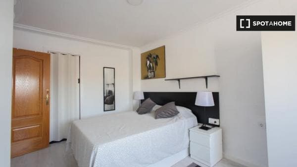 Habitación en piso compartido, Aiora, Valencia. thumbnail 2